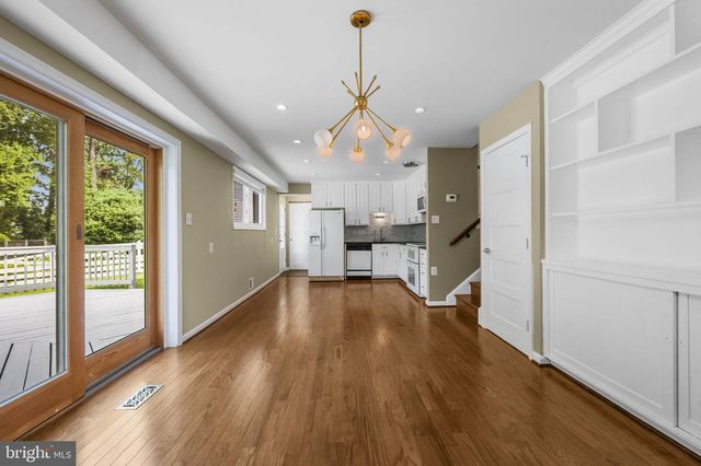 4216 SIDEBURN RD, Fairfax, VA 22030
