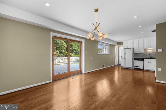 4216 SIDEBURN RD, Fairfax, VA 22030