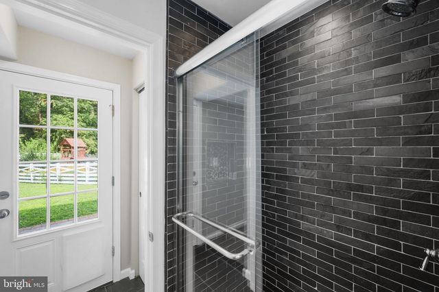 4216 SIDEBURN RD, Fairfax, VA 22030