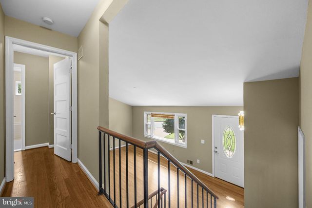 4216 SIDEBURN RD, Fairfax, VA 22030