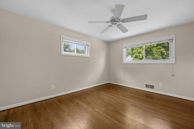 4216 SIDEBURN RD, Fairfax, VA 22030