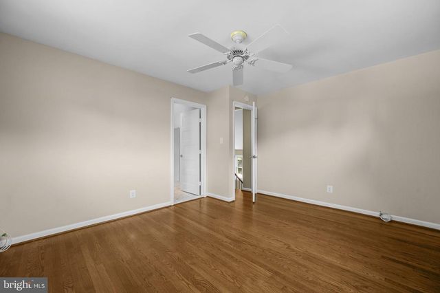4216 SIDEBURN RD, Fairfax, VA 22030