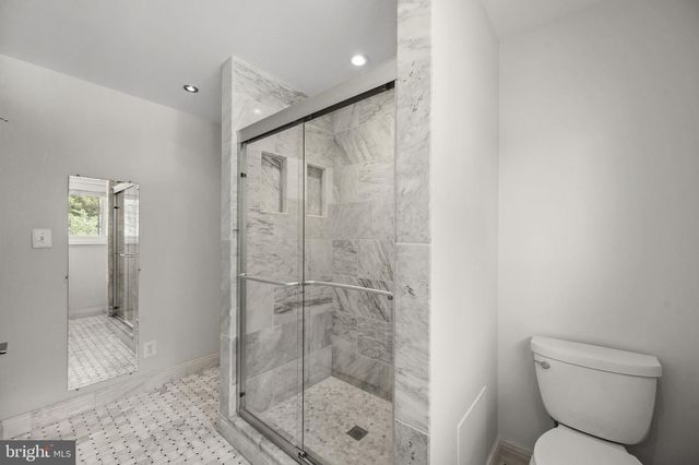 4216 SIDEBURN RD, Fairfax, VA 22030