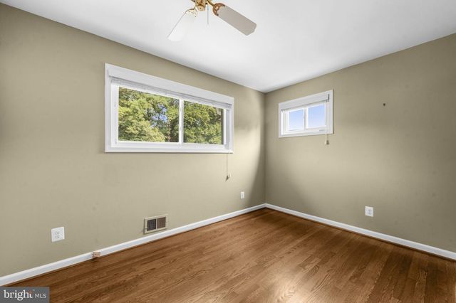 4216 SIDEBURN RD, Fairfax, VA 22030