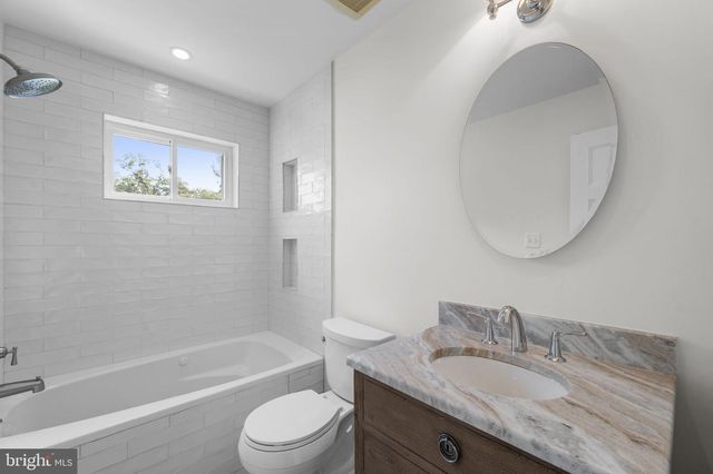4216 SIDEBURN RD, Fairfax, VA 22030