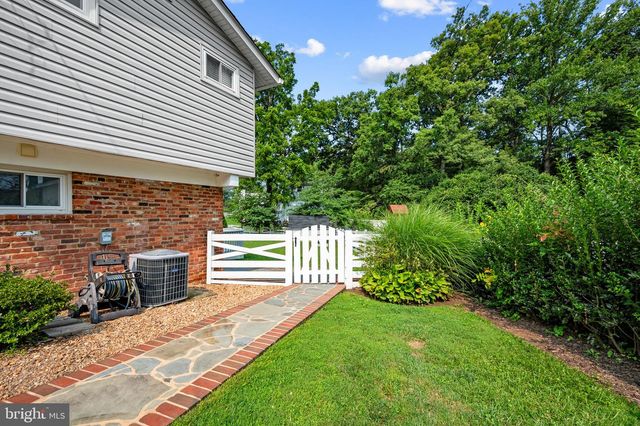 4216 SIDEBURN RD, Fairfax, VA 22030