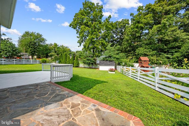 4216 SIDEBURN RD, Fairfax, VA 22030