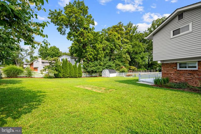 4216 SIDEBURN RD, Fairfax, VA 22030