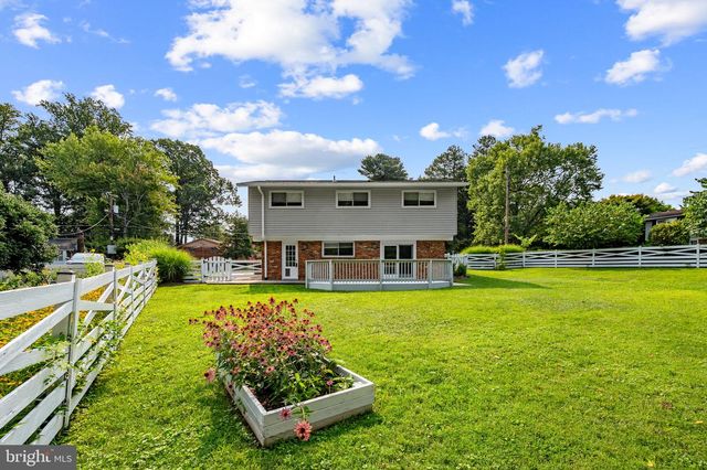 4216 SIDEBURN RD, Fairfax, VA 22030