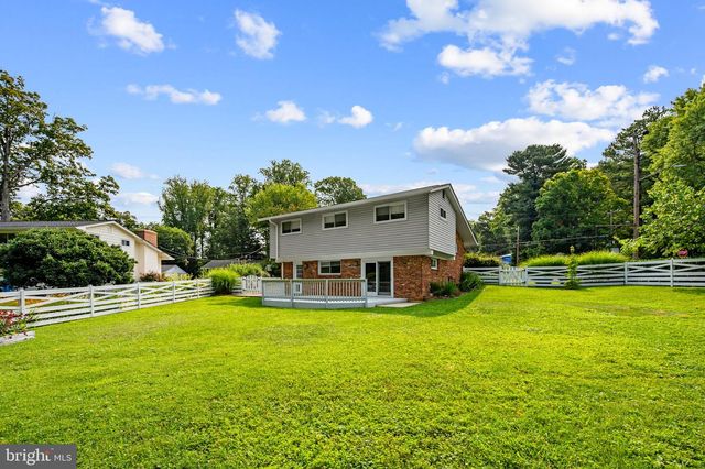 4216 SIDEBURN RD, Fairfax, VA 22030