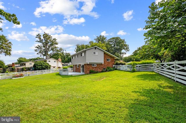 4216 SIDEBURN RD, Fairfax, VA 22030