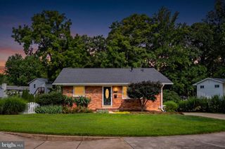 4216 SIDEBURN RD, Fairfax, VA 22030