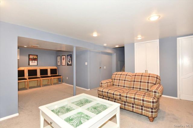 10 Orange Drive, Jericho, NY 11753
