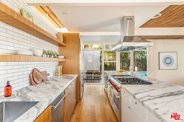 3534 Scadlock Lane, Sherman Oaks, CA 91403