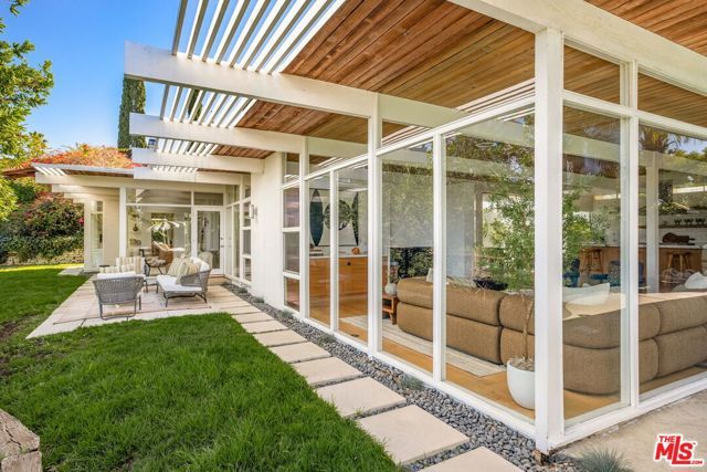 3534 Scadlock Lane, Sherman Oaks, CA 91403
