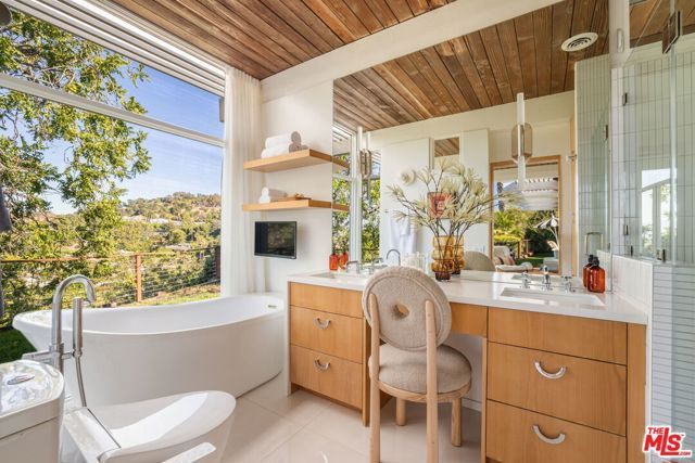 3534 Scadlock Lane, Sherman Oaks, CA 91403