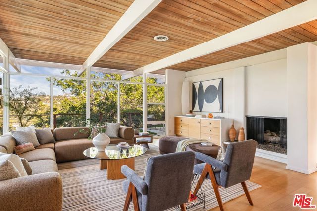 3534 Scadlock Lane, Sherman Oaks, CA 91403