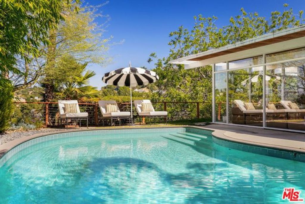 3534 Scadlock Lane, Sherman Oaks, CA 91403