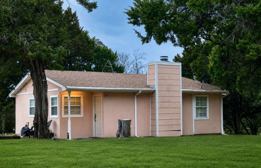 229 CANYON Drive, Whitney, TX 76692