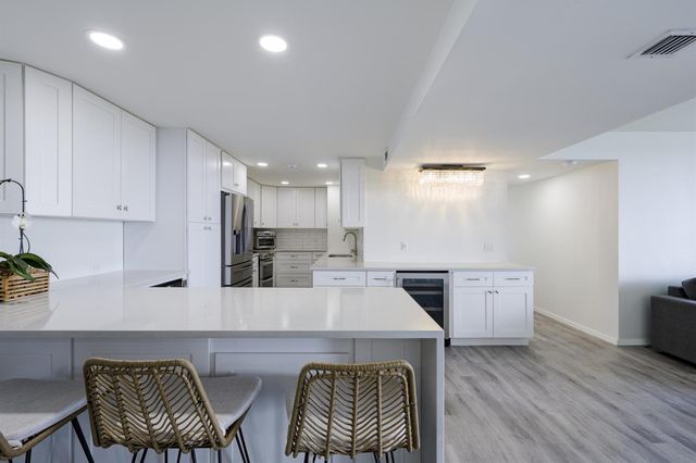5600 N Flagler Drive 1207, West Palm Beach, FL 33407