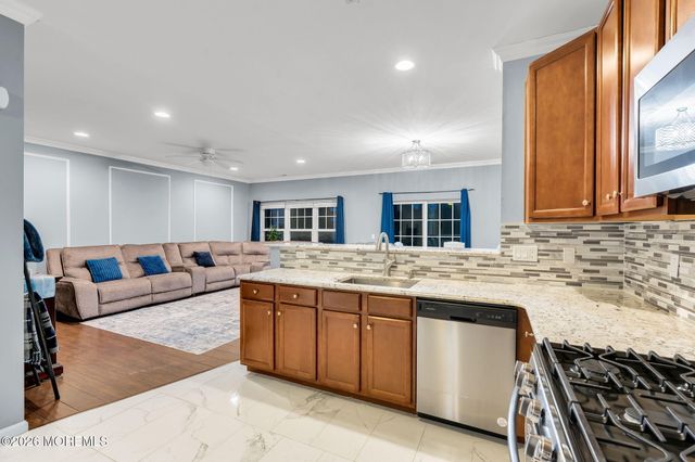 52 Rockingham Way 1, Manchester, NJ 08759
