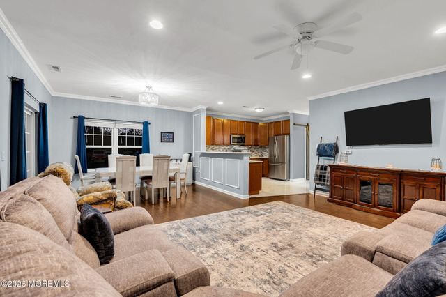 52 Rockingham Way 1, Manchester, NJ 08759