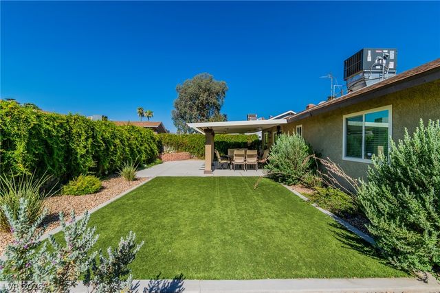6145 West Twain Avenue, Las Vegas, NV 89103