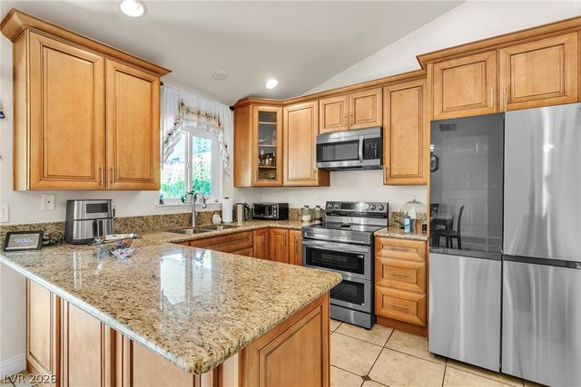 6145 West Twain Avenue, Las Vegas, NV 89103