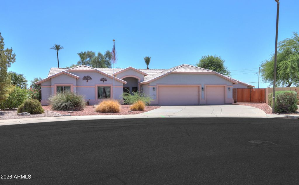 216 E PEBBLE Court, Casa Grande, AZ 85122 — photo 2