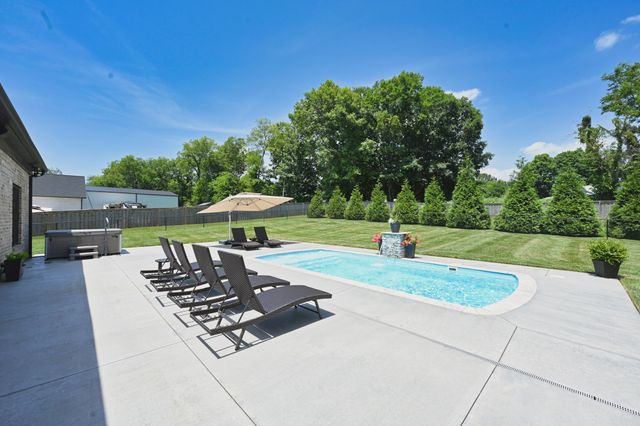 335 Sunset Island Trl, Gallatin, TN 37066