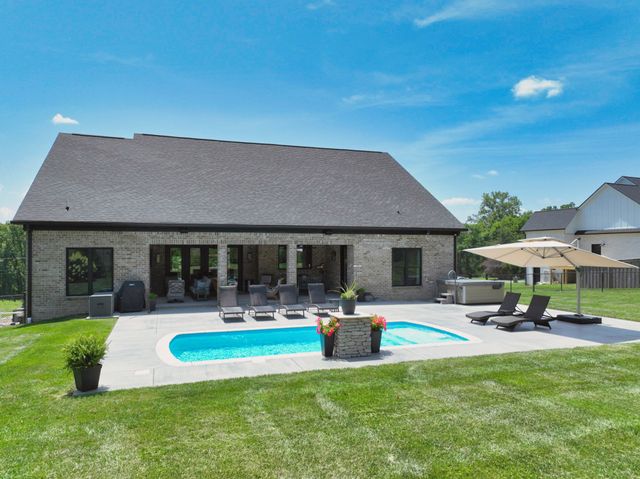335 Sunset Island Trl, Gallatin, TN 37066