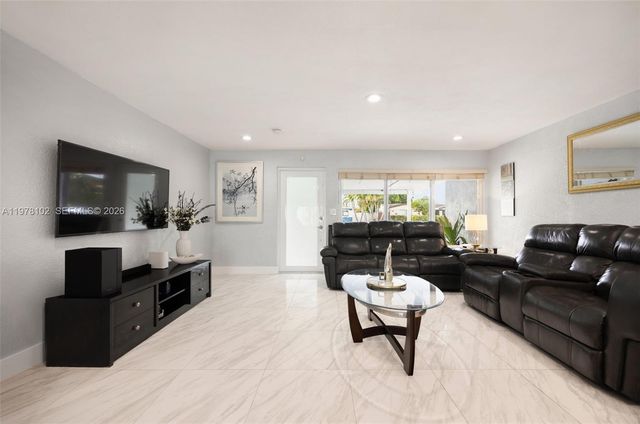 7331 Ramona St, Miramar, FL 33023