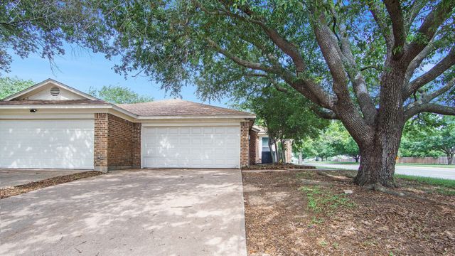 7600 Silveridge Drive, Fort Worth, TX 76133