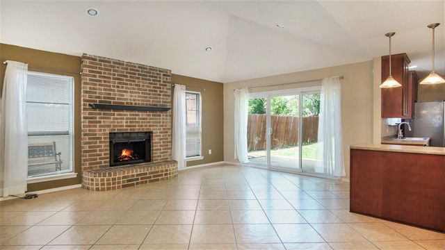7600 Silveridge Drive, Fort Worth, TX 76133