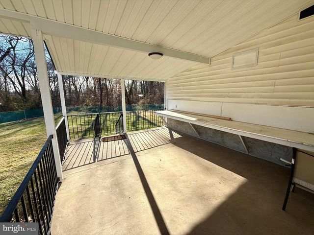 3006 DIXON AVE, Bristol, PA 19007