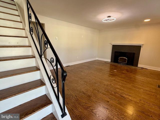 3006 DIXON AVE, Bristol, PA 19007