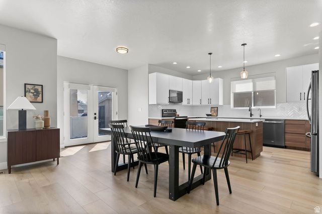 708 N DEVONSHIRE DR, Saratoga Springs, UT 84045