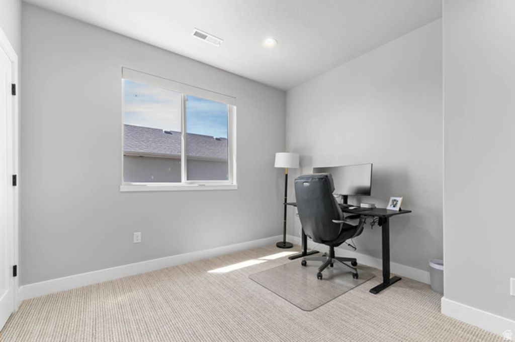 Image 23 of property listing at 708 N DEVONSHIRE DR, Saratoga Springs, UT 84045