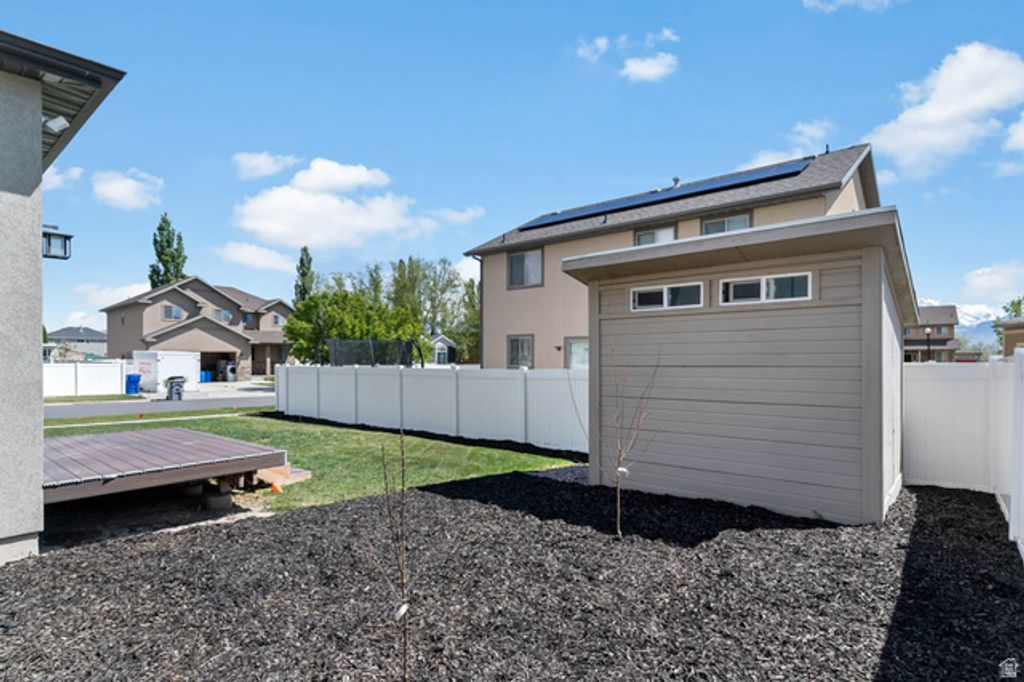 Image 27 of property listing at 708 N DEVONSHIRE DR, Saratoga Springs, UT 84045