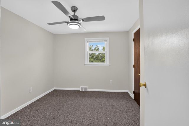 211 S DILLWYN RD, Newark, DE 19711