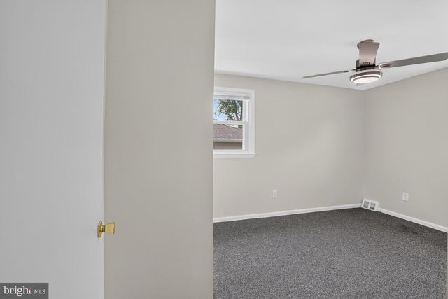 211 S DILLWYN RD, Newark, DE 19711