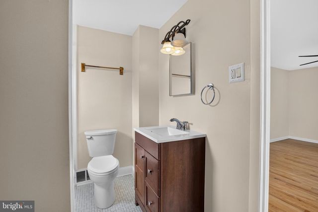 211 S DILLWYN RD, Newark, DE 19711
