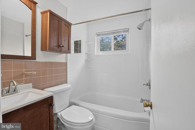 211 S DILLWYN RD, Newark, DE 19711