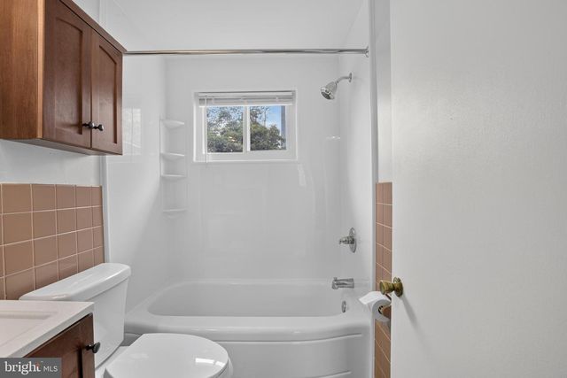 211 S DILLWYN RD, Newark, DE 19711