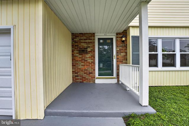 211 S DILLWYN RD, Newark, DE 19711