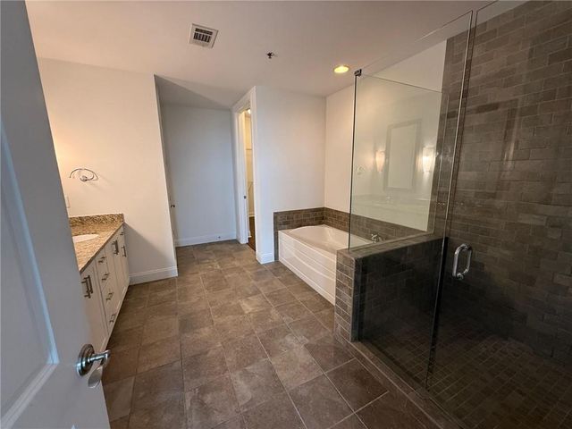 270 17th Street NW 2207, Atlanta, GA 30363