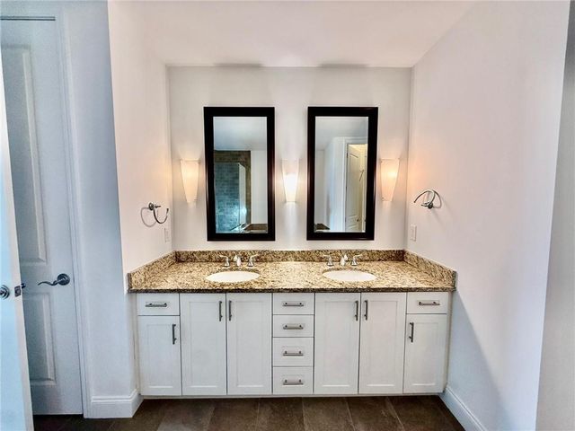 270 17th Street NW 2207, Atlanta, GA 30363