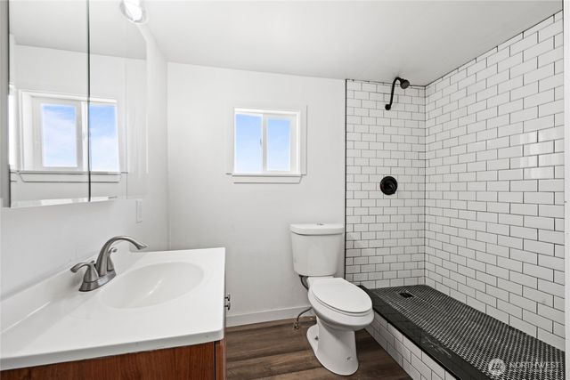 213 W Kelso Avenue, Electric City, WA 99123