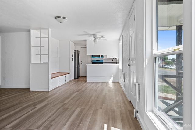 213 W Kelso Avenue, Electric City, WA 99123