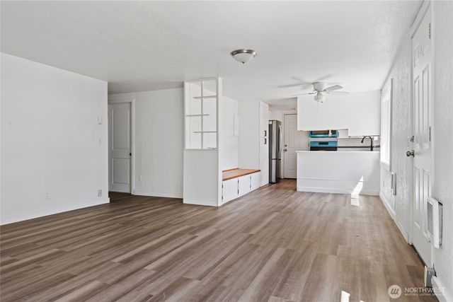 213 W Kelso Avenue, Electric City, WA 99123